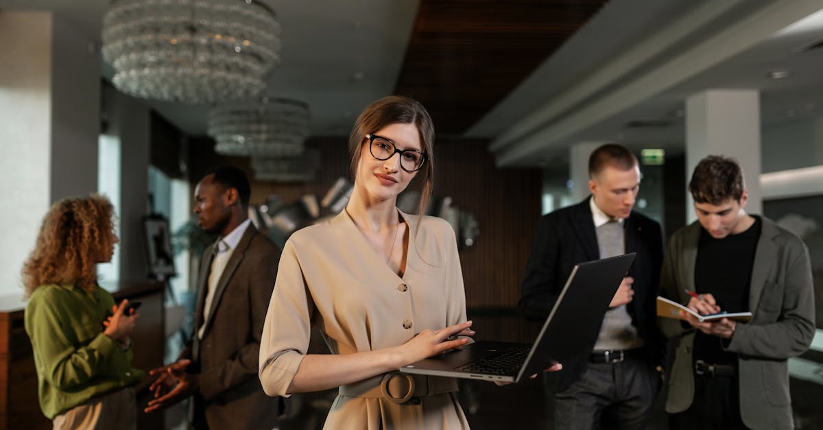 定制实名认证账号：女包购买平台