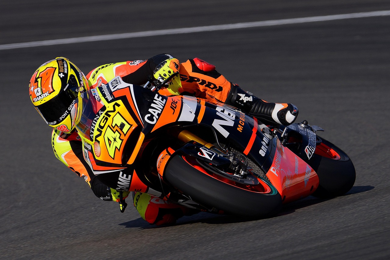 万象物语辅助- 闪降app详情下载教程